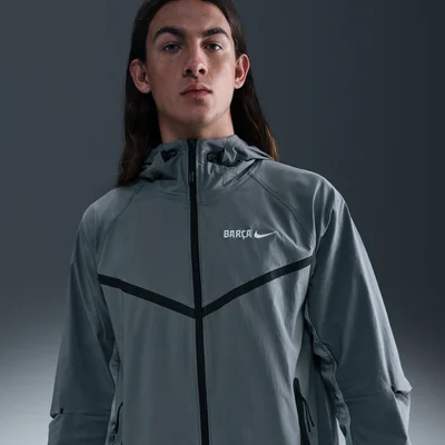 FC Barcelona Tech Windrunner jack 2025-2026 grijs Nike geweven rits